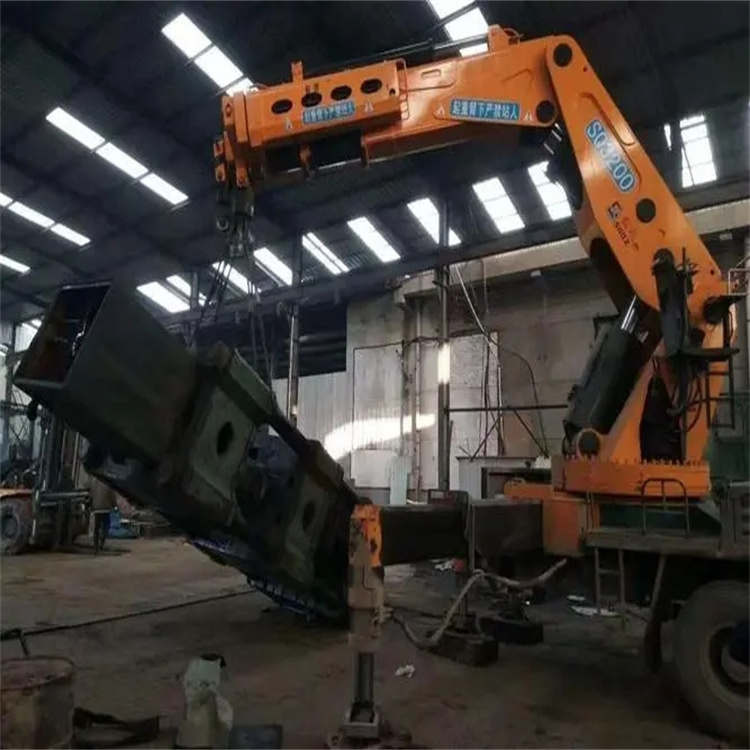 清溪镇130吨折臂吊车出租吊机租赁附近电话